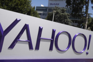 Yahoo: trimestrale batte le stime ma slitta cessione a Verizon